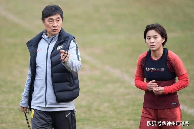 记者：皇马曼城关于罗德里的谈判进展顺利 可能以6500万欧达协议